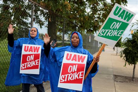 GM and the UAW come to tentative agreement to end strike